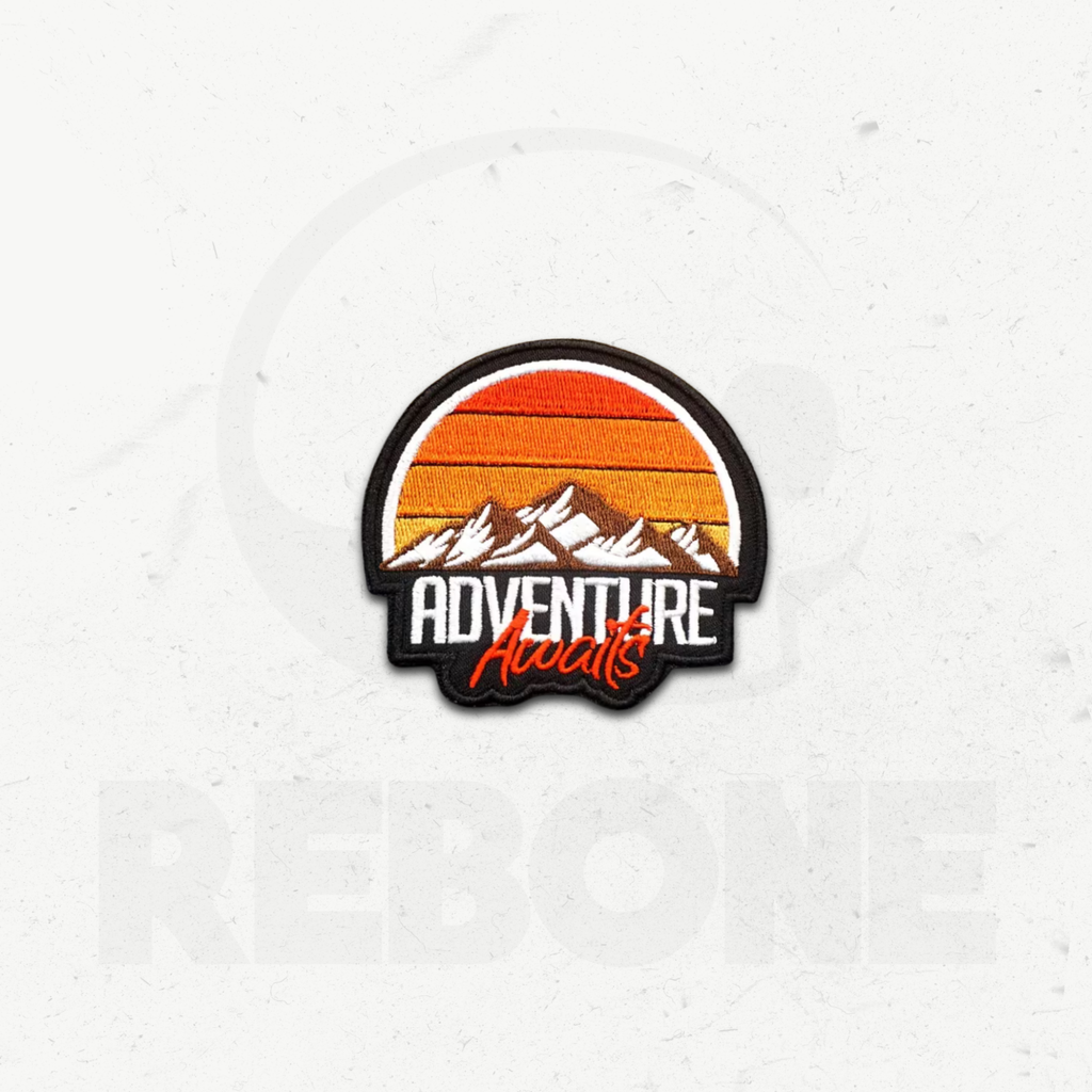 ADVENTURE AWAITS - PATCH BRODÉ