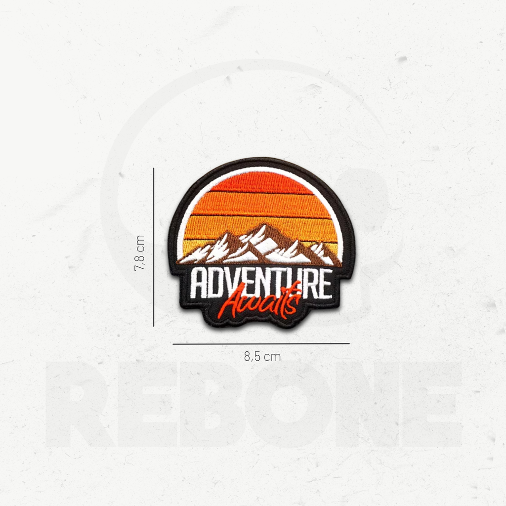 ADVENTURE AWAITS - PATCH BRODÉ